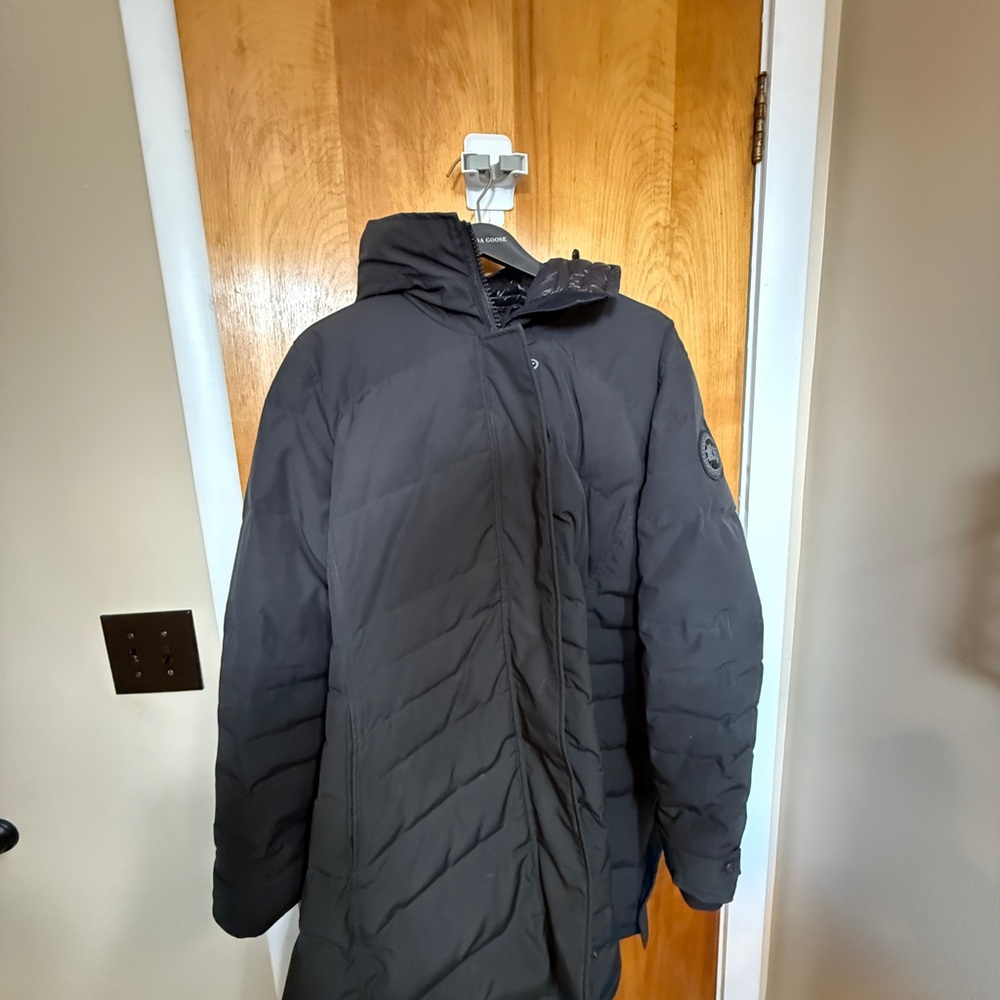 Canada Goose Women’s Lorette Parka - black label - Picture 4 of 10